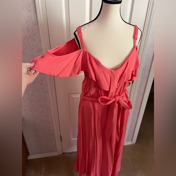 Torrid, coral, cold shoulder, flowy midi dress - Picture 4 of 4